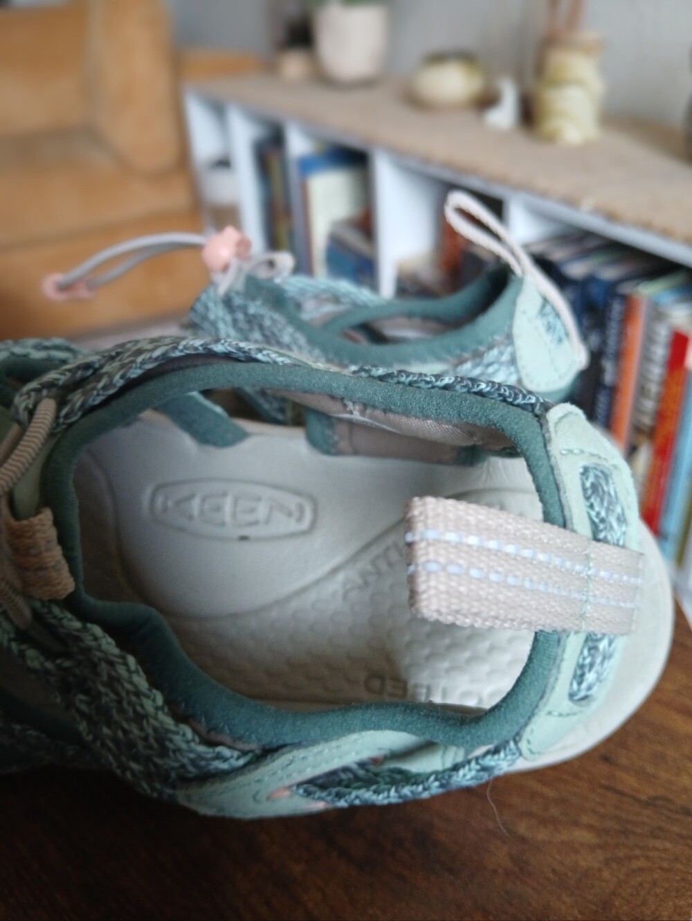 Keen Women's Orange and Green Sandals SZ 8 - Picture 5 of 6